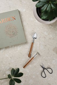 Vinga V26139 - VINGA Historia de jardín